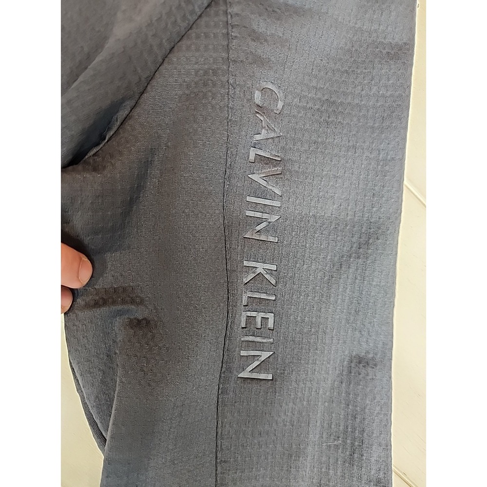 Calvin Klein Men's 1/4 Zip Pullover Sweater Gray Size XL Long Sleeve Mock Neck - Picture 3 of 8